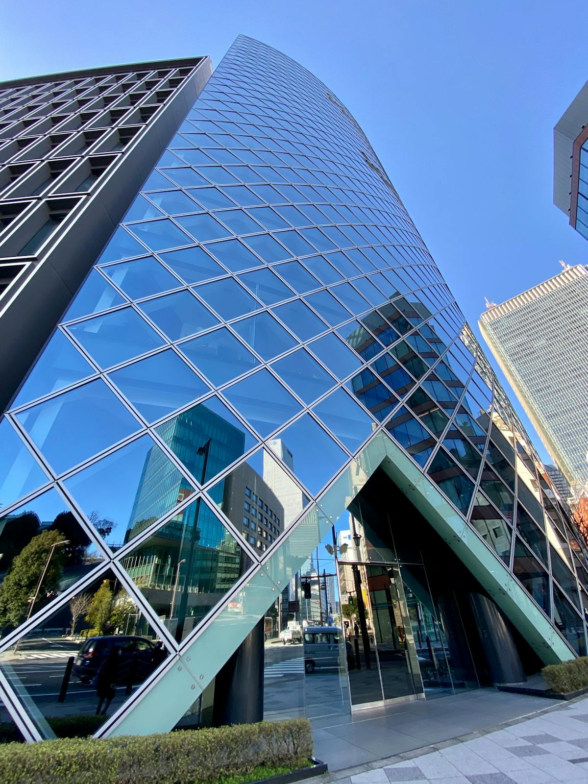 HAL探偵社のモダンなオフィス