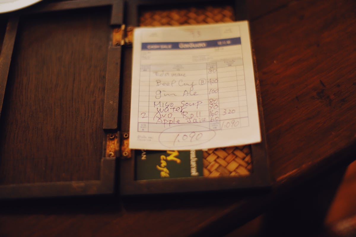 追加費用が記載された請求書