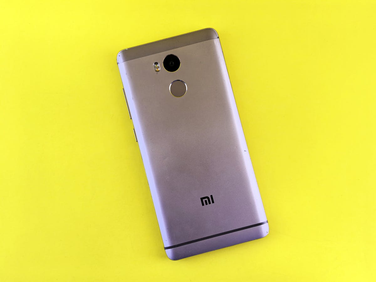 指紋・顔認証の手元