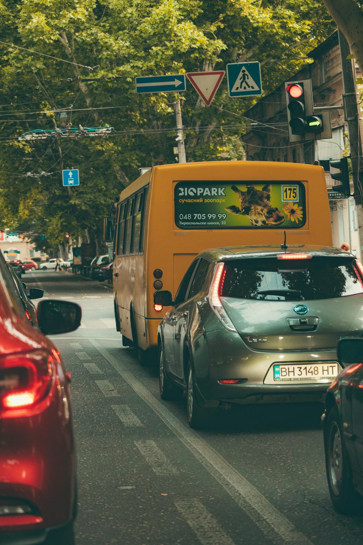 車での尾行と徒歩の違い